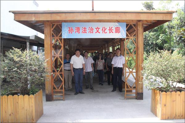 点击放大鼠标滚轮控制大小