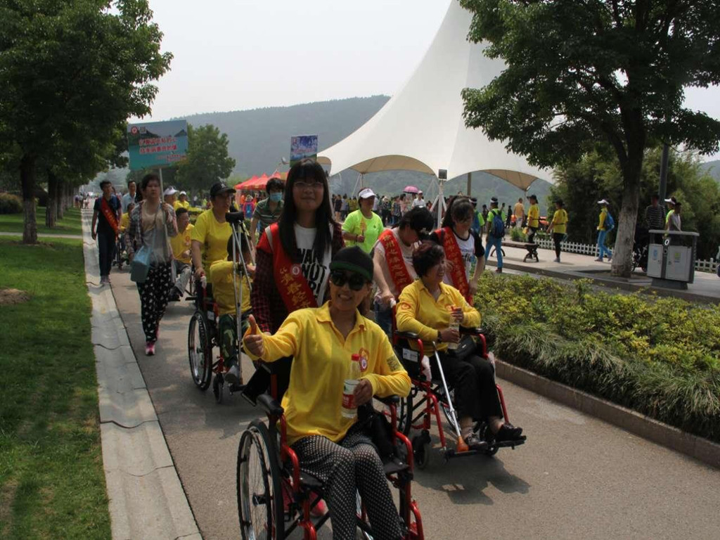 点击放大鼠标滚轮控制大小