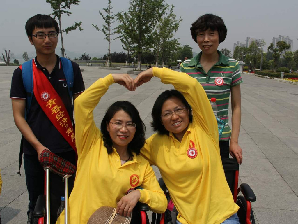 点击放大鼠标滚轮控制大小