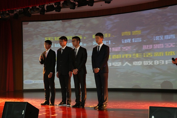 点击放大鼠标滚轮控制大小