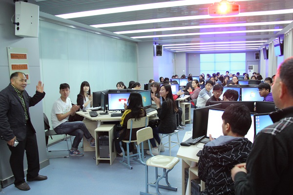 点击放大鼠标滚轮控制大小