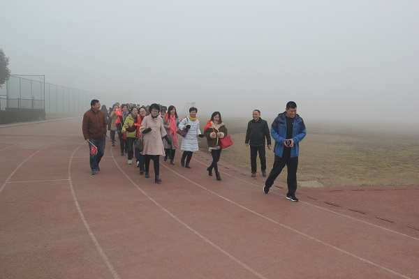 点击放大鼠标滚轮控制大小